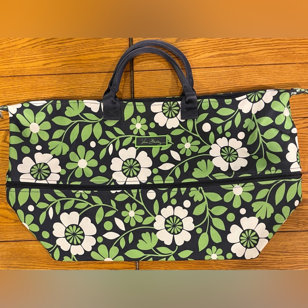 LIKE NEW Vera Bradley Expandable Tote, Lucky You, green/blue flower pattern